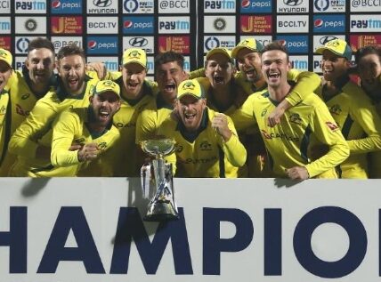 ऑस्ट्रेलिया क्रिकेट को बड़ा झटका Maxwell वनडे संन्यास खबर Australia Cricket News 2025 Maxwell 201 Afghanistan innings* T20 World Cup 2026 preparation Maxwell Career Highlights Glenn Maxwell IPL Future Cricketer Retirement 2025 Australia Allrounder Maxwell Glenn Maxwell Record List